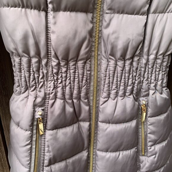 Shelli Siegel LAUNDRY puff 3/4 Windproof coat with hood and cinched waist. - Picture 9 of 9